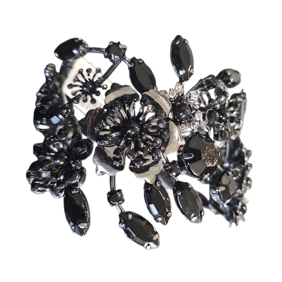 NWT WHBM Cuff Bracelet Floral Pattern Black Color Stones - Picture 4 of 9
